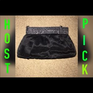 🎉HP🎉 LIKE NEW Black clutch